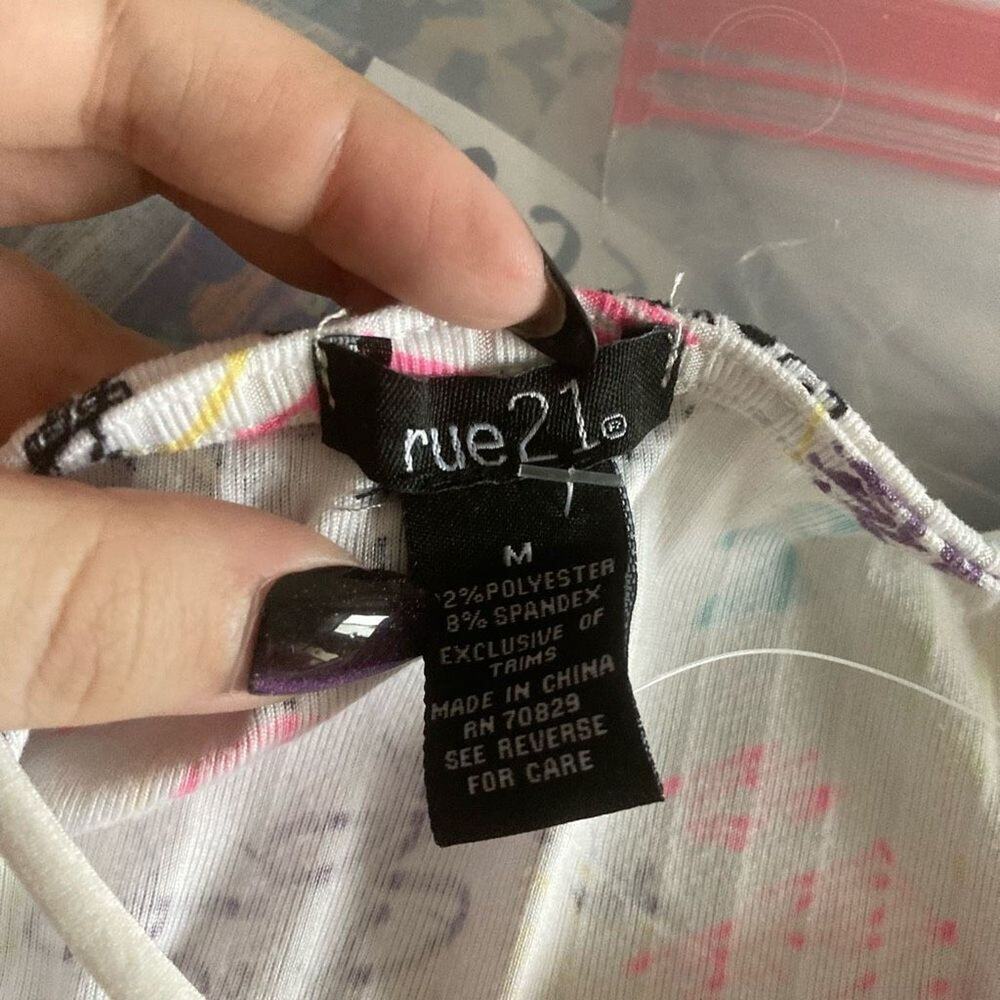Rue21 medium graffiti crop top nwot - Picture 3 of 3